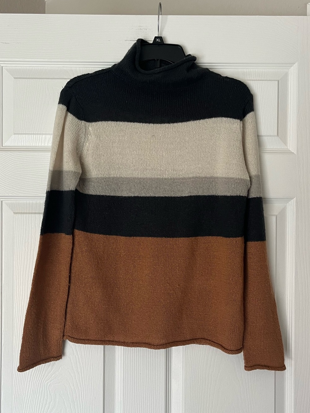Divine Heart Colorblock Turtleneck Sweater